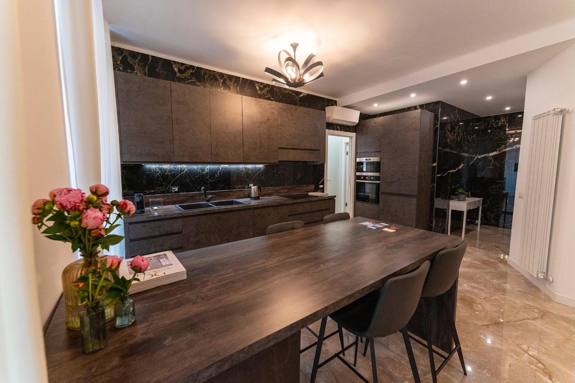 Magic Place Bergamo! Classy Apartment In The Heart Of The City Exterior photo